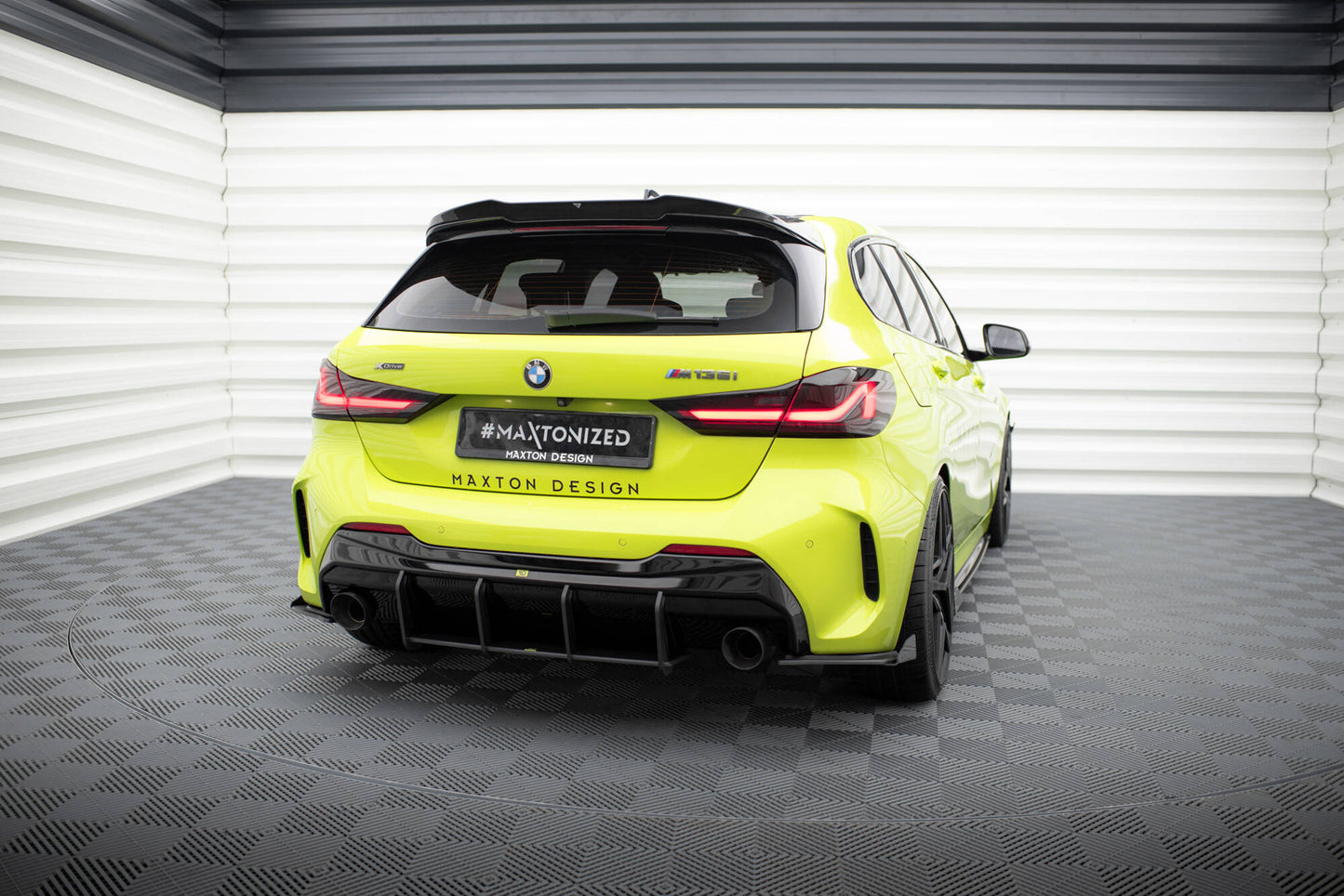 Maxton Street Pro Heck Ansatz Flaps Diffusor V.1 +Flaps für V.1 BMW 1er F40 M-Paket / M135i schwarz Hochglanz