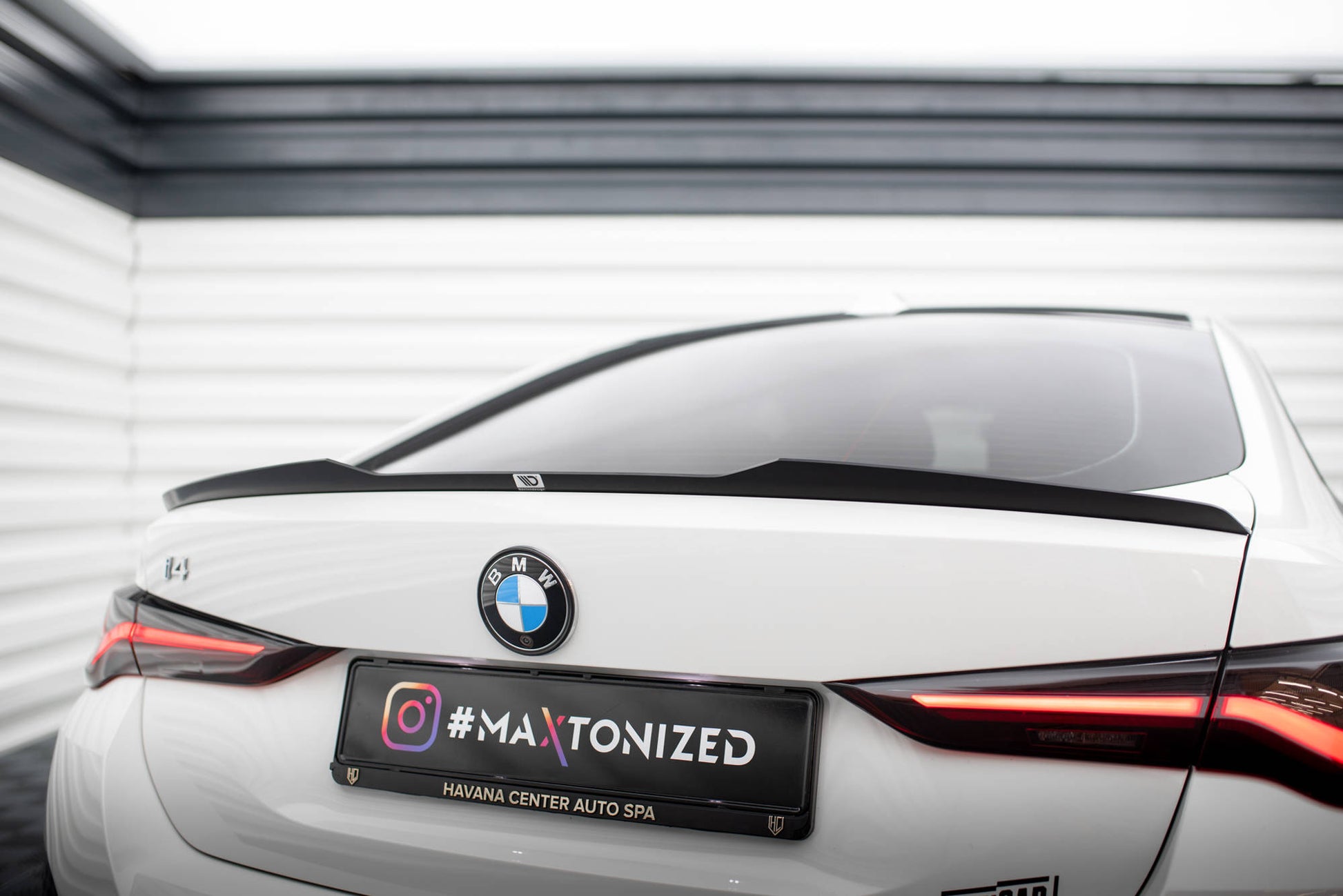 Maxton Spoiler CAP für BMW i4 / 4 Gran Coupe M-Paket G26 schwarz Hochglanz