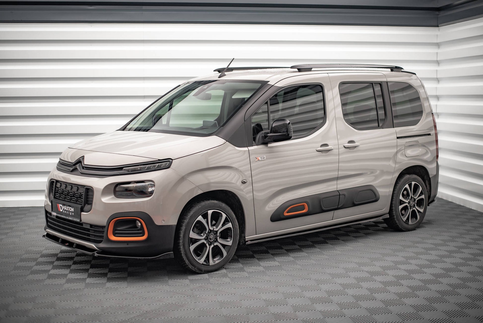 Maxton Seitenschweller Ansatz für Citroen Berlingo Mk3 schwarz Hochglanz