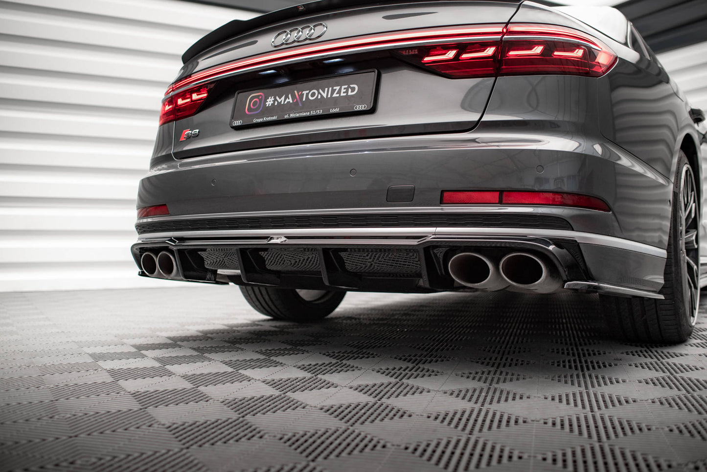 Maxton Diffusor Heck Ansatz für Audi S8 D5 schwarz Hochglanz