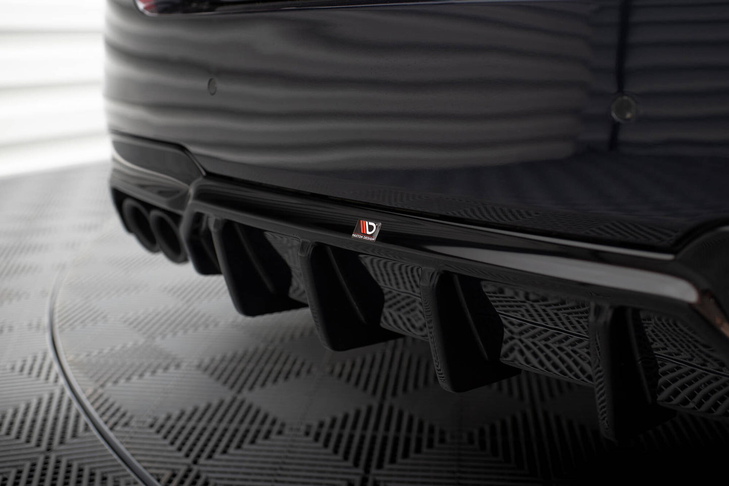 Maxton Diffusor Heck Ansatz V.2 für BMW 5er M-Paket F10 (Version mit zwei Doppelauspuffanlagen)