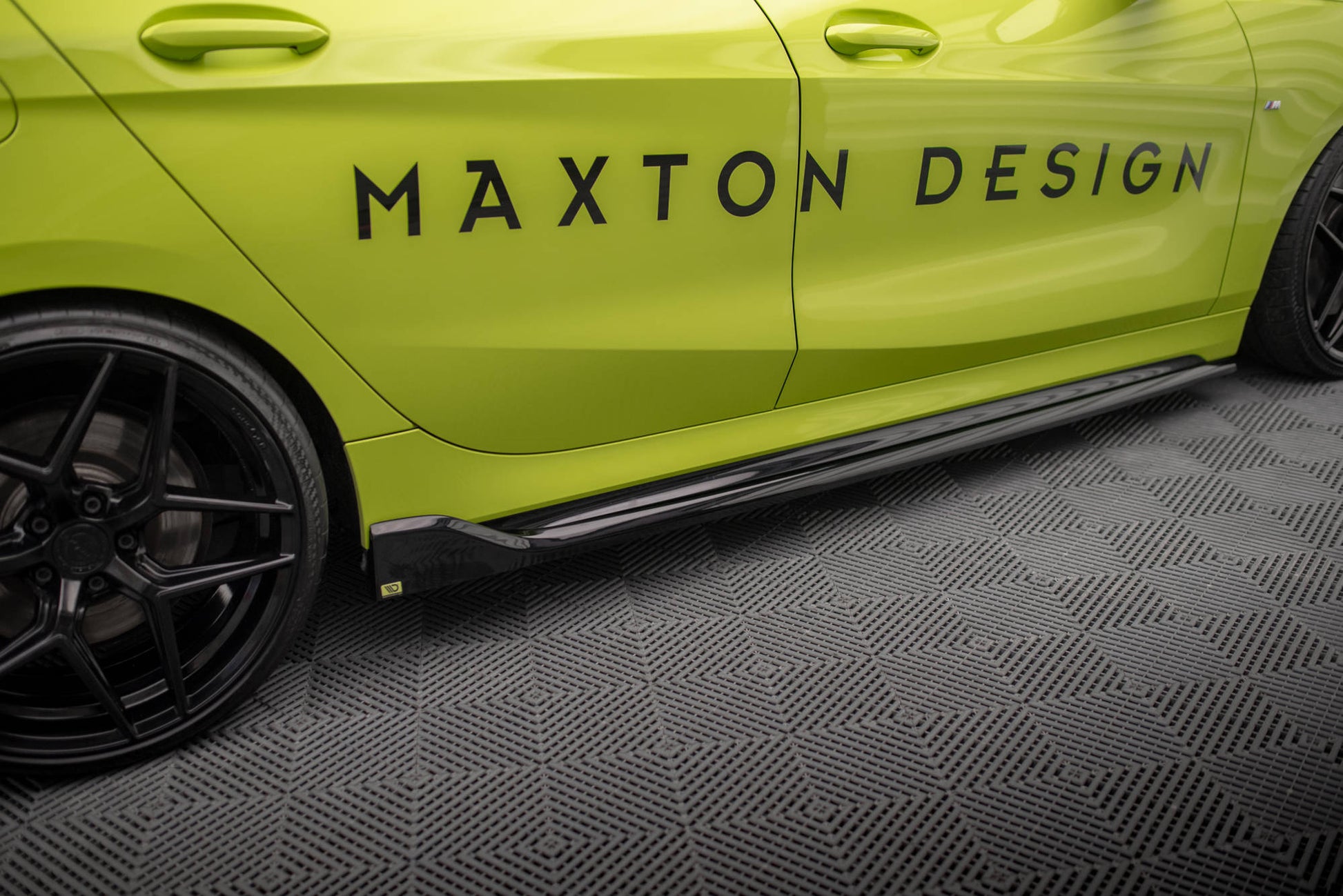 Maxton Seitenschweller Ansatz für V.5 BMW 1er F40 M-Paket/ M135i  schwarz Hochglanz