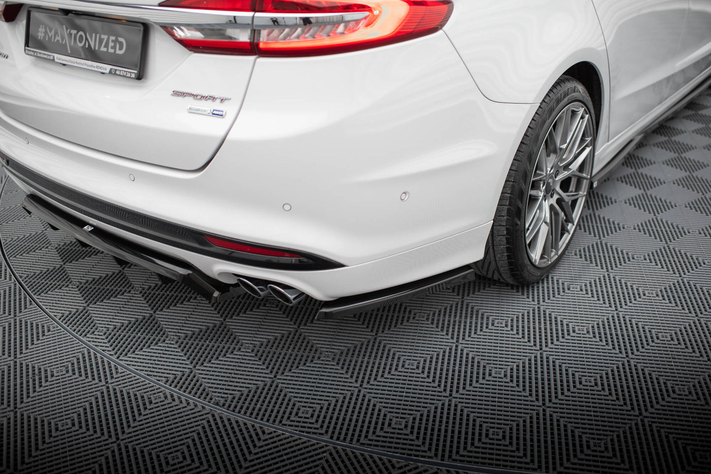 Maxton Heck Ansatz Flaps Diffusor für Ford Mondeo Sport Mk5 Facelift / Fusion Sport Mk2 Facelift schwarz Hochglanz