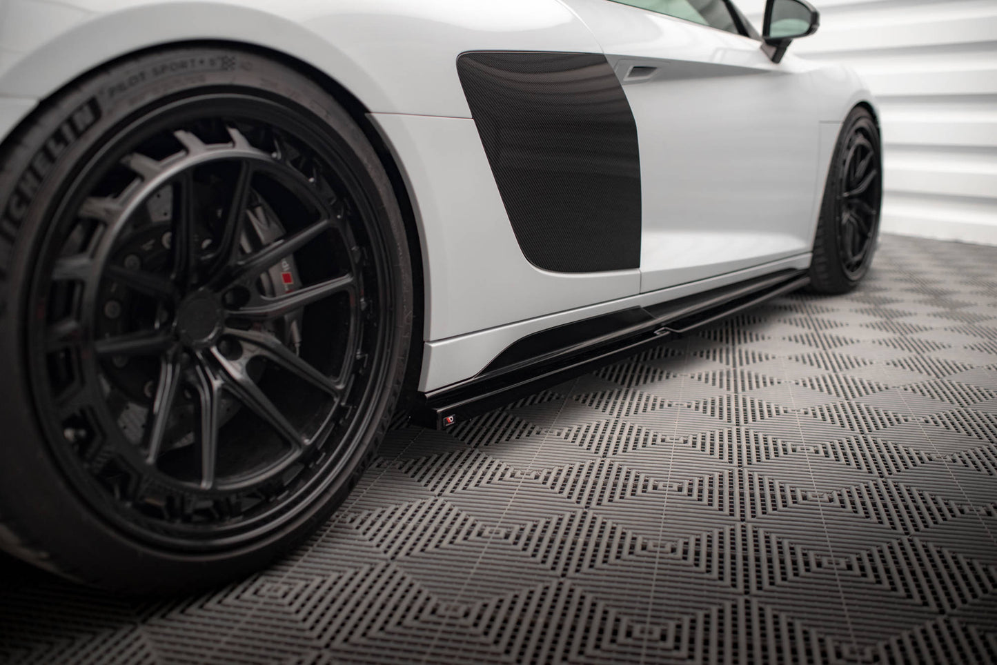Maxton Seitenschweller Ansatz für V.2 für Audi R8 Mk2 Facelift schwarz Hochglanz