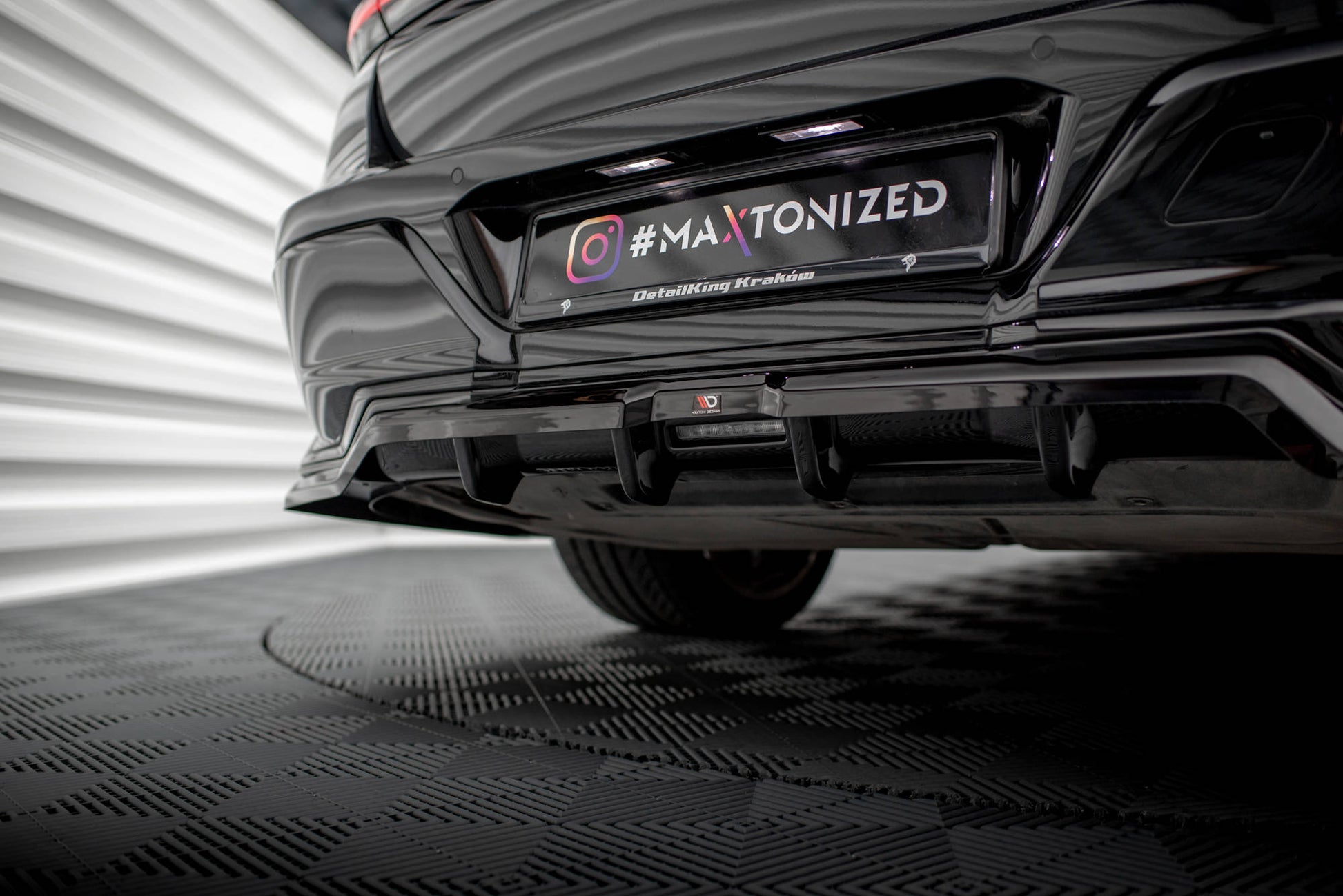 Maxton Mittlerer Diffusor Heck Ansatz DTM Look für BMW 7 M-Paket G70 schwarz Hochglanz