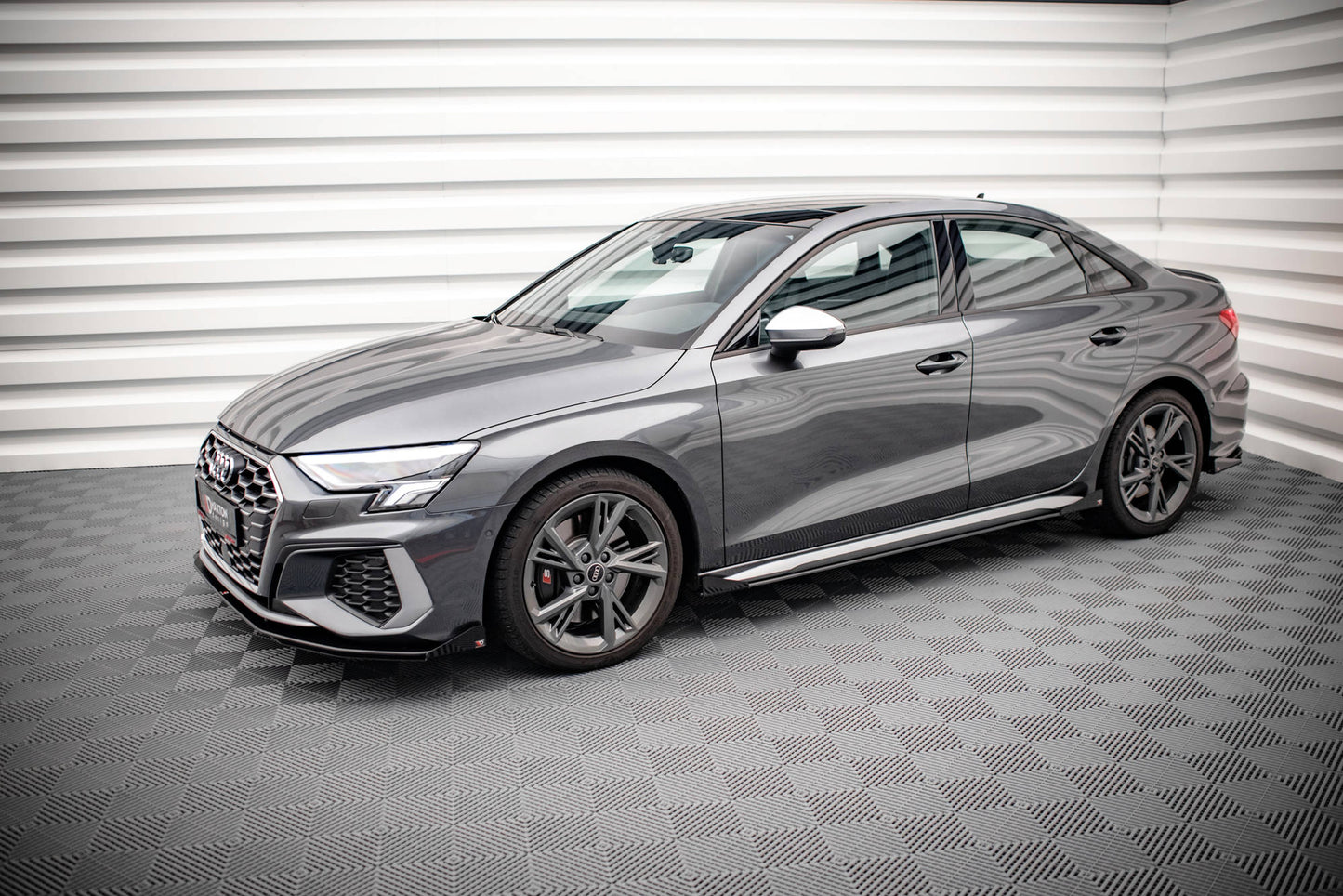 Maxton Street Pro Seitenschweller Ansatz für + Flaps Audi S3 / A3 S-Line 8Y schwarz Hochglanz
