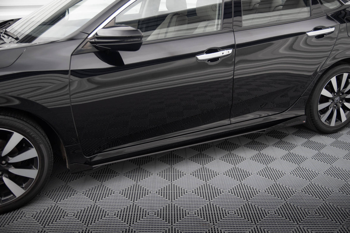 Maxton Street Pro Seitenschweller Ansatz für + Flaps Honda Civic Mk10 schwarz Hochglanz
