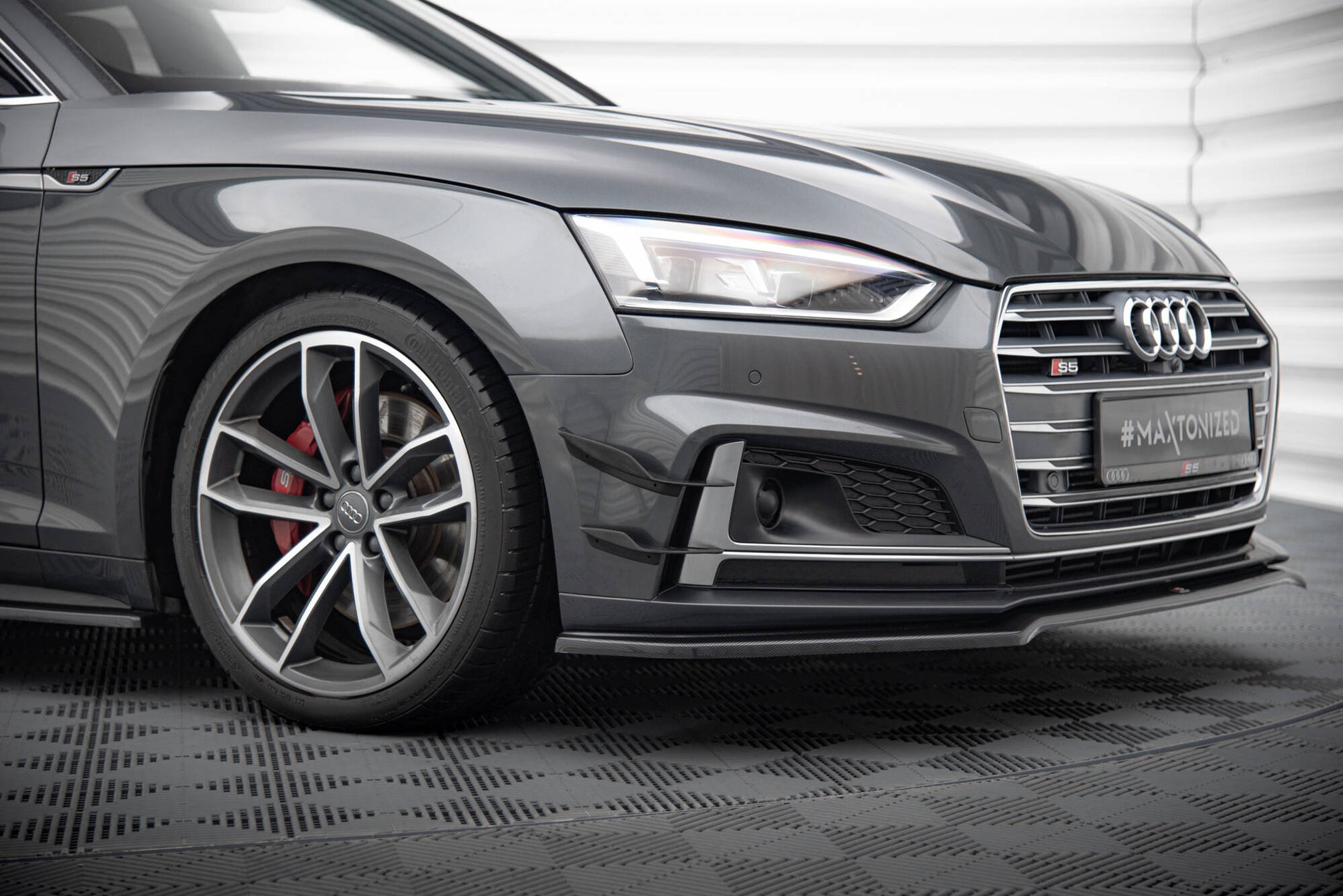 Maxton Stoßstangenflügel vorne (Canards) Audi S5 / A5 S-Line Coupe / Sportback F5