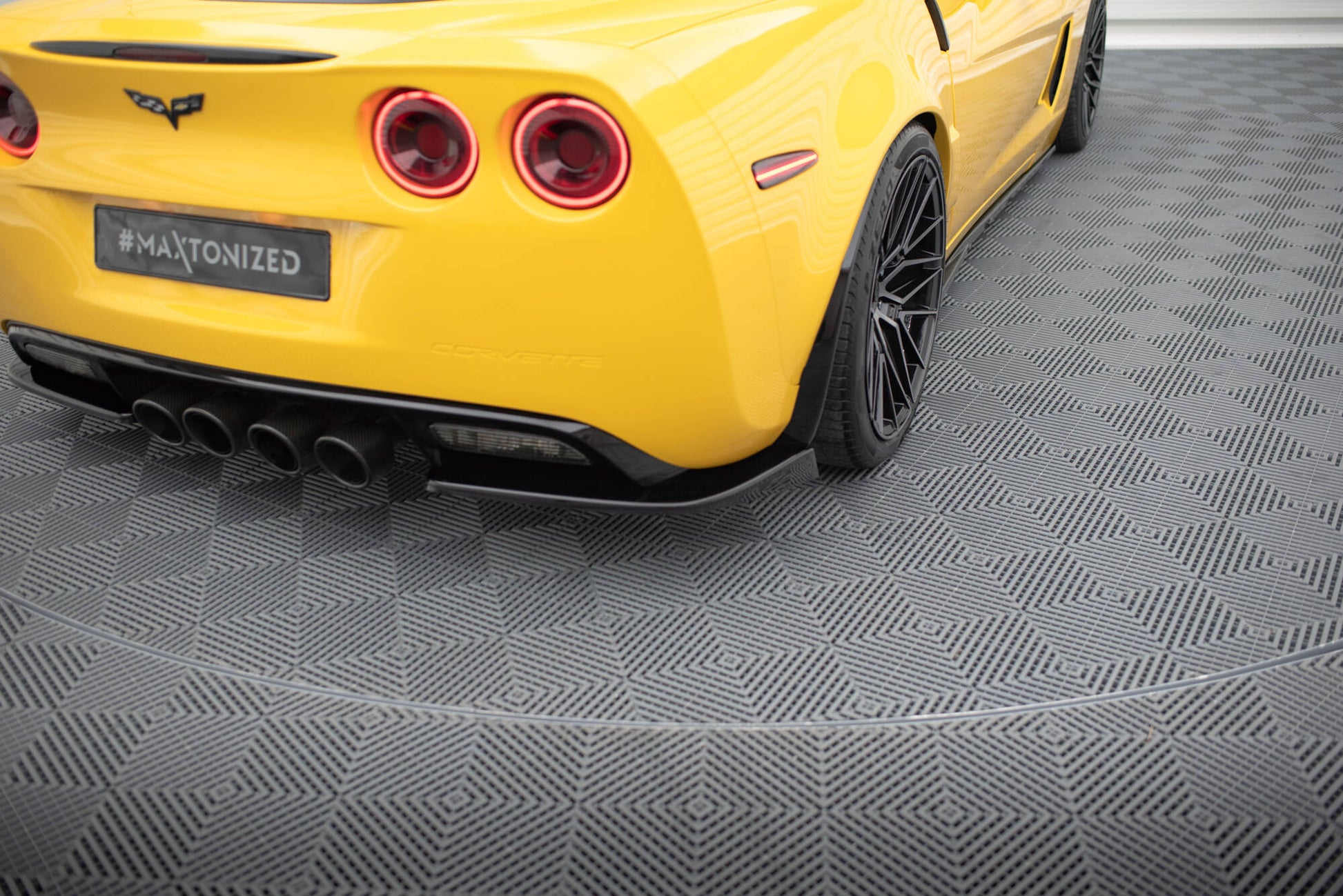 Maxton Heck Ansatz Flaps Diffusor für Chevrolet Corvette C6 schwarz Hochglanz
