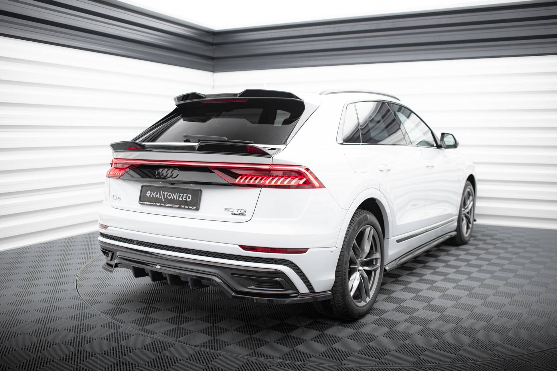 Maxton Höher Spoiler CAP für 3D Audi SQ8 / Q8 S-Line Mk1 schwarz Hochglanz