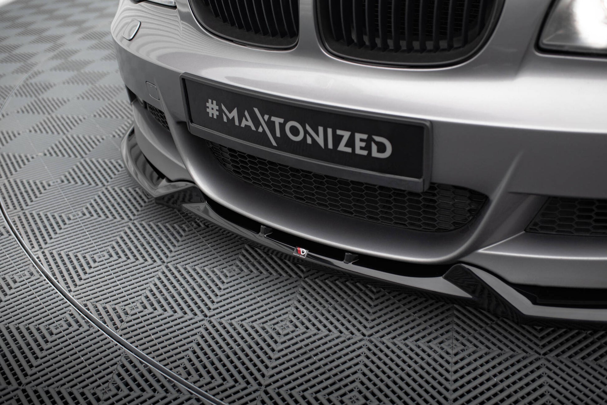 Maxton Front Ansatz V.1 für BMW 1er M-Paket E82 schwarz Hochglanz