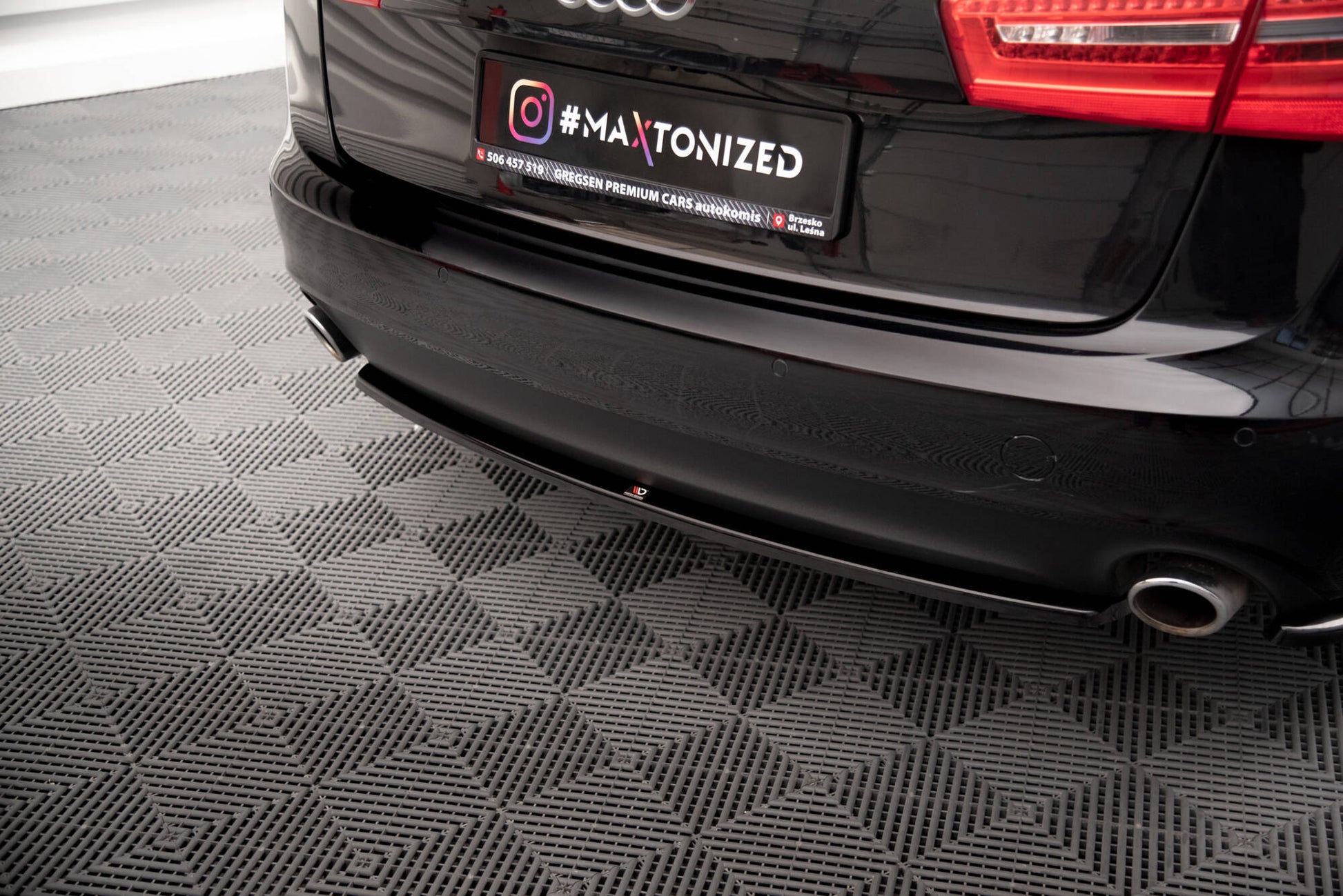 Maxton Mittlerer Diffusor Heck Ansatz für Audi A6 Avant C7 schwarz Hochglanz
