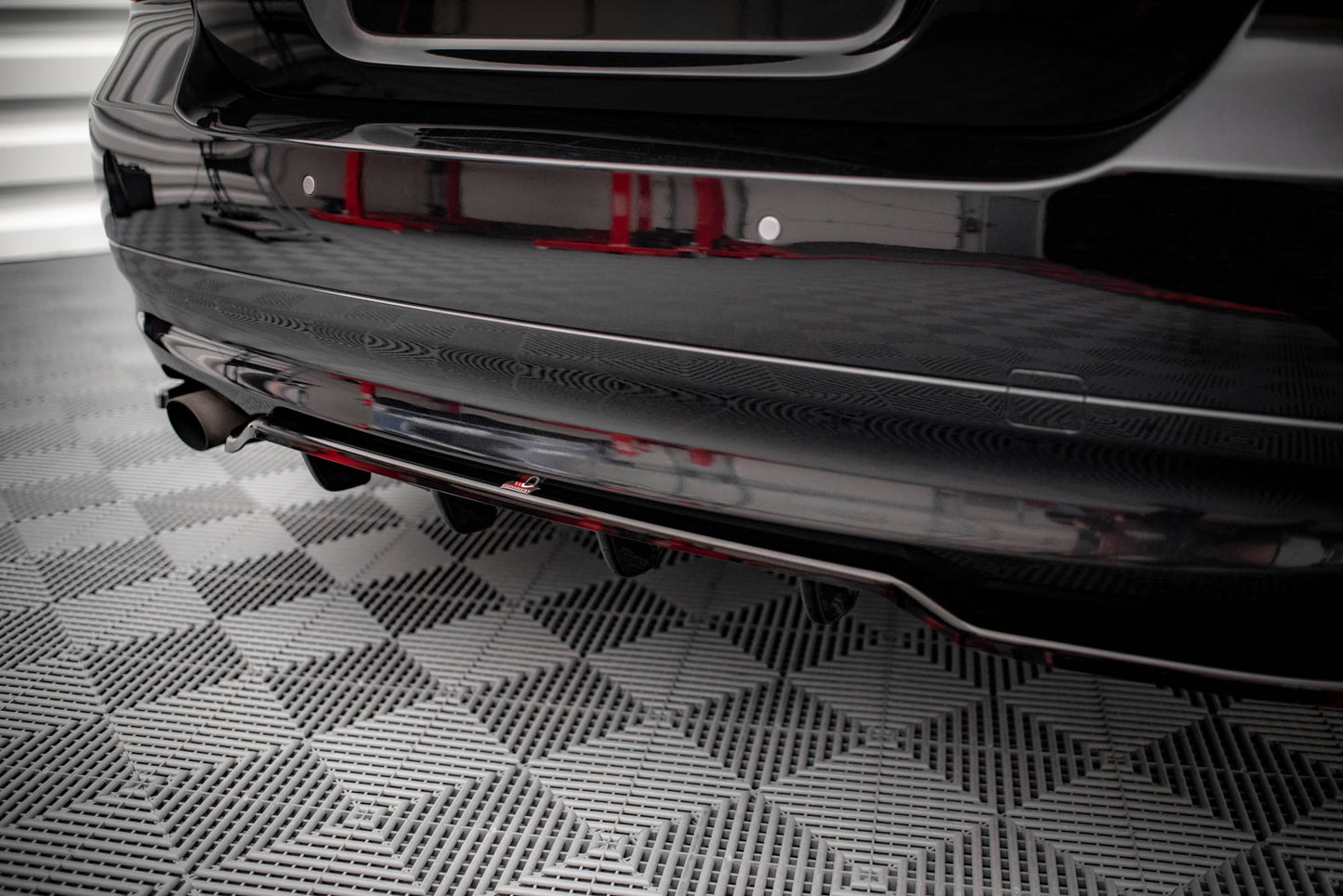Maxton Mittlerer Diffusor Heck Ansatz DTM Look für BMW 3er Limousine E90 schwarz Hochglanz