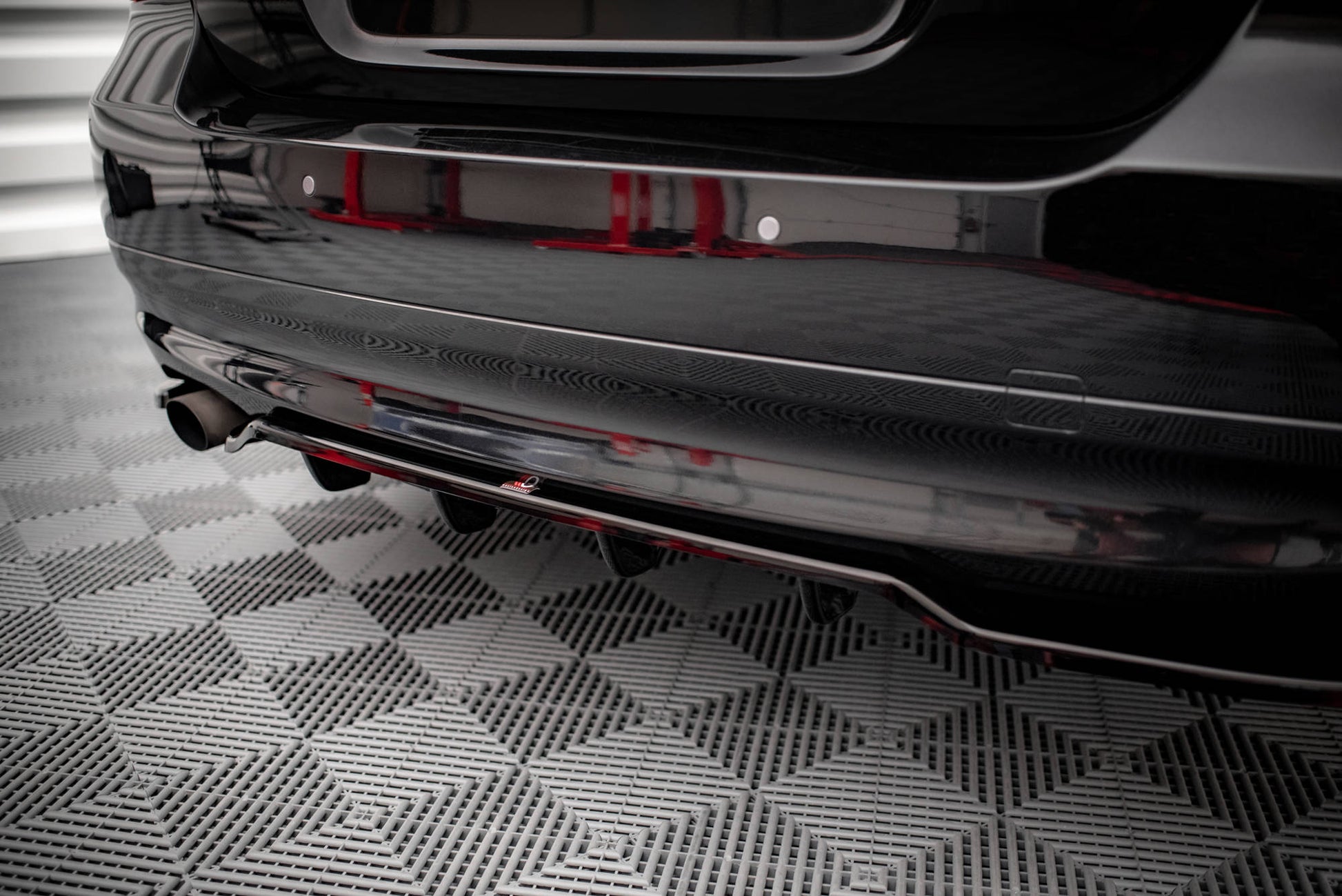Maxton Mittlerer Diffusor Heck Ansatz DTM Look für BMW 3er Limousine E90 schwarz Hochglanz