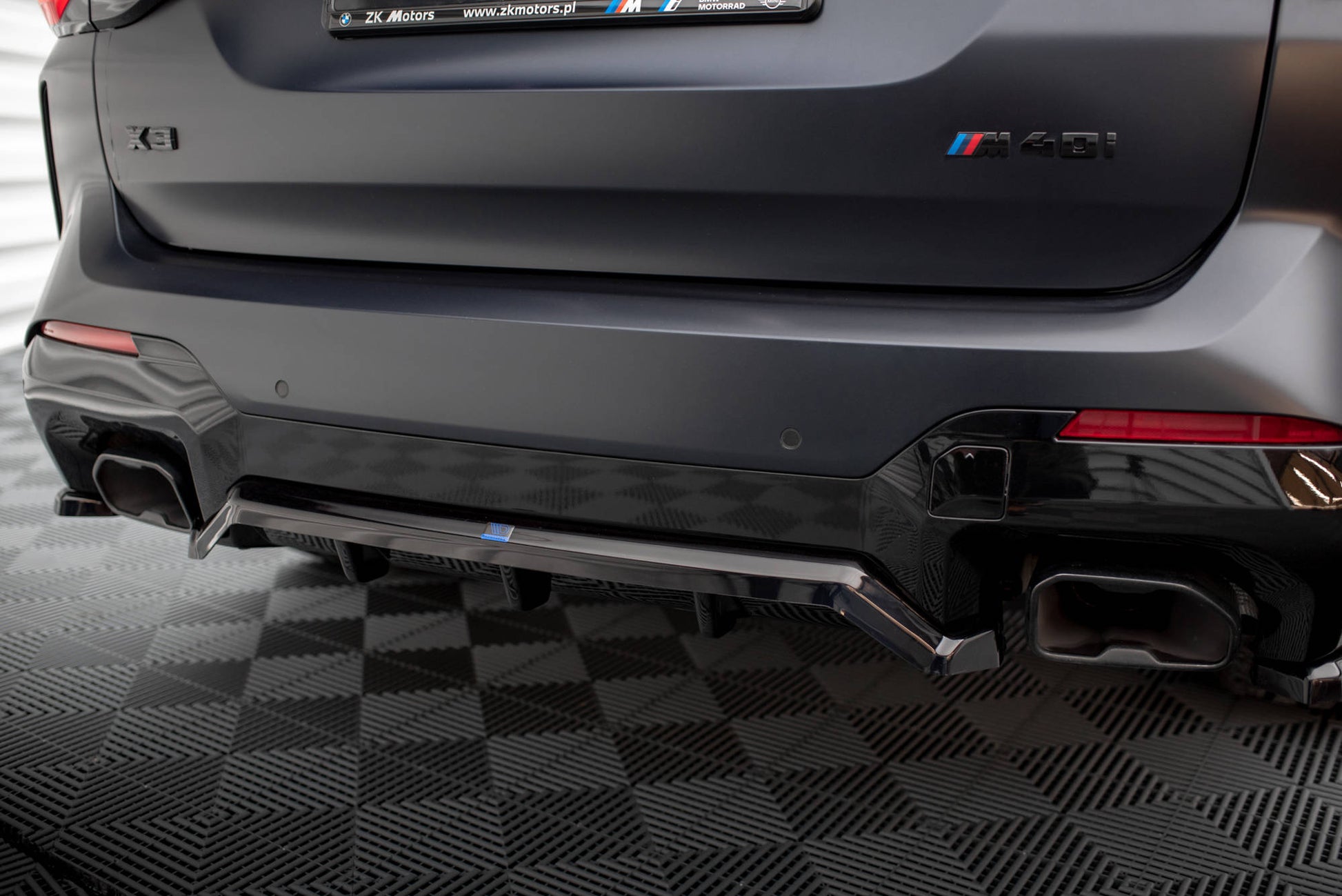 Maxton Mittlerer Diffusor Heck Ansatz DTM Look für BMW X3 M-Paket G01 Facelift schwarz Hochglanz