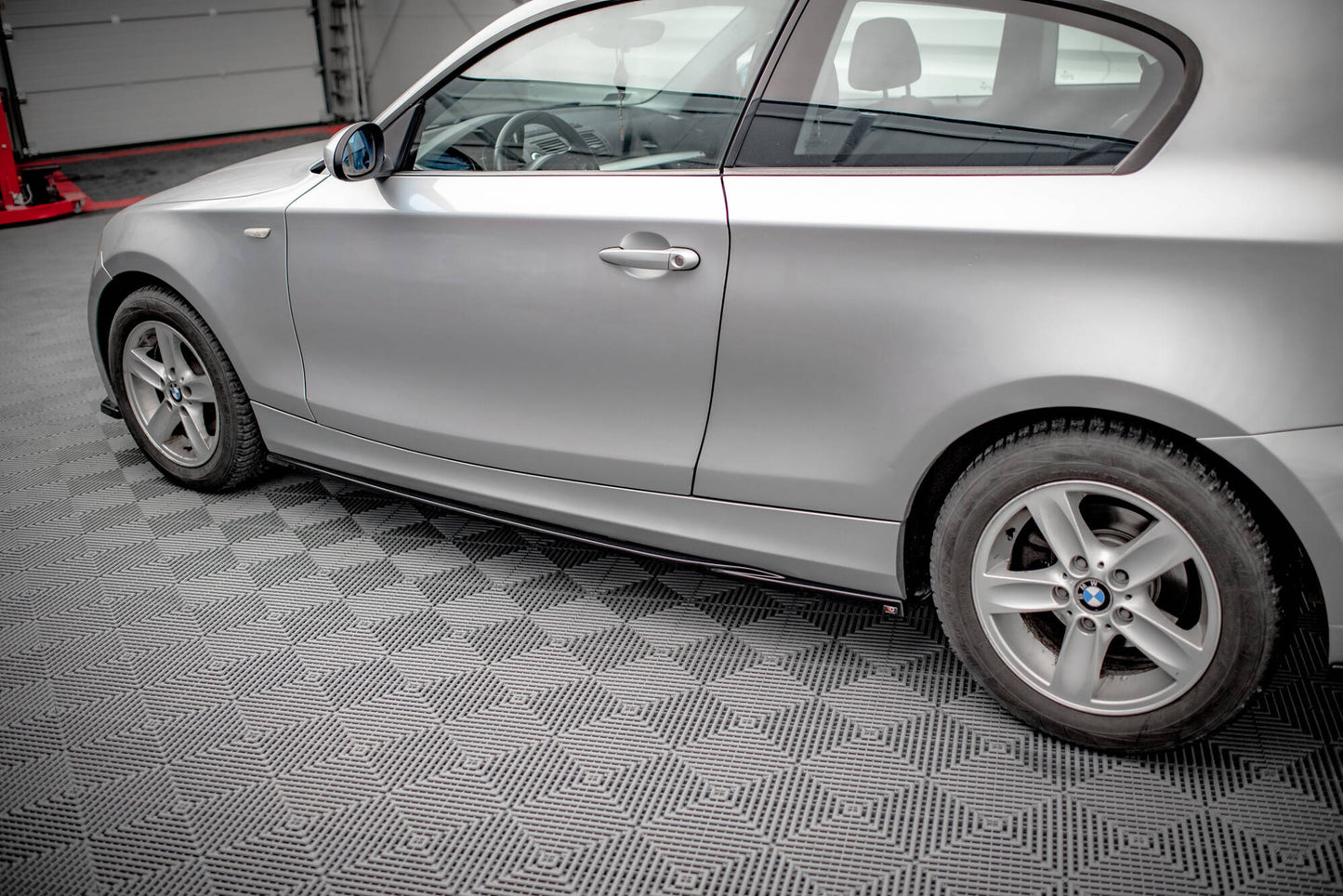 Maxton Seitenschweller Ansatz für V.2 für BMW 1er E81 Facelift schwarz Hochglanz