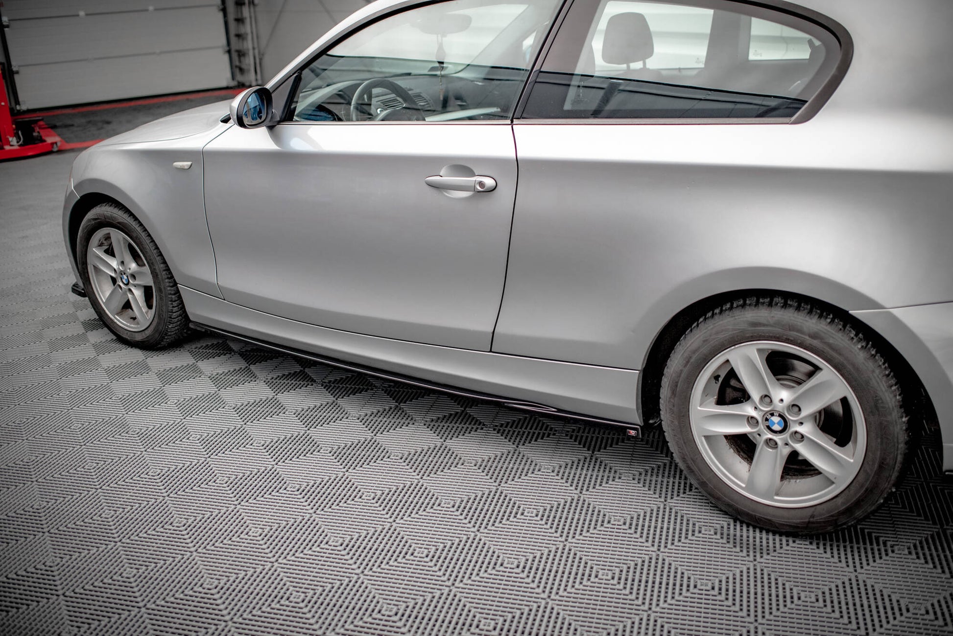 Maxton Seitenschweller Ansatz für V.2 für BMW 1er E81 Facelift schwarz Hochglanz