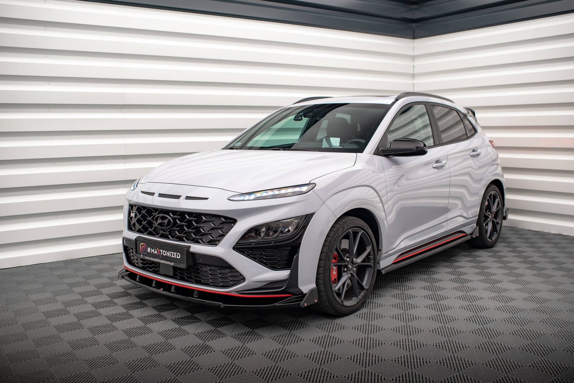 Maxton Front Ansatz V.2 +Flaps für Hyundai Kona N Mk1