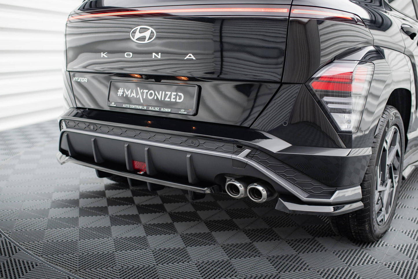 Maxton Mittlerer Diffusor Heck Ansatz DTM Look für Hyundai Kona N-Line Mk2 schwarz Hochglanz
