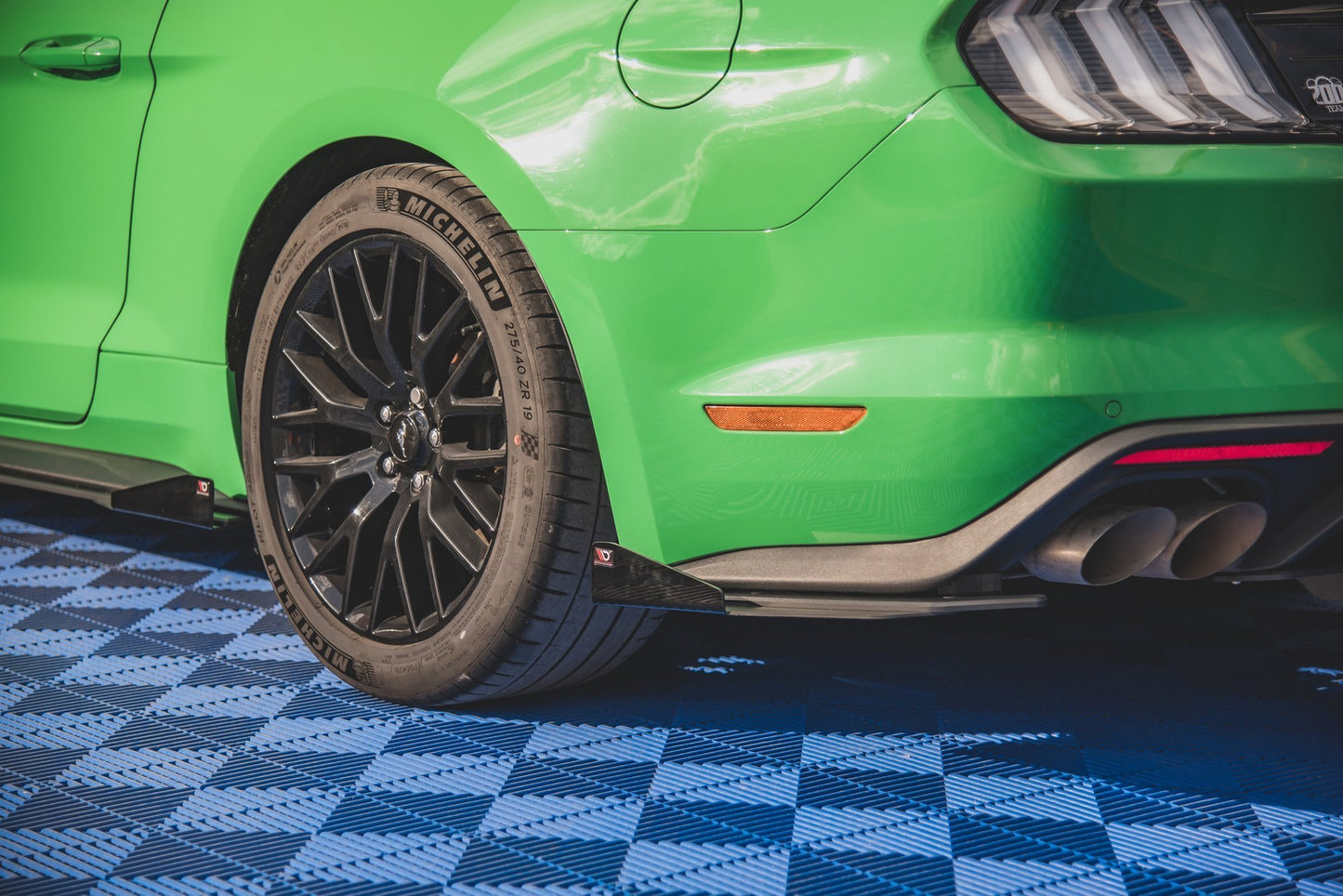 Maxton Street Pro Heck Ansatz Flaps Diffusor V.1 +Flaps für Ford Mustang GT Mk6 Facelift schwarz Hochglanz