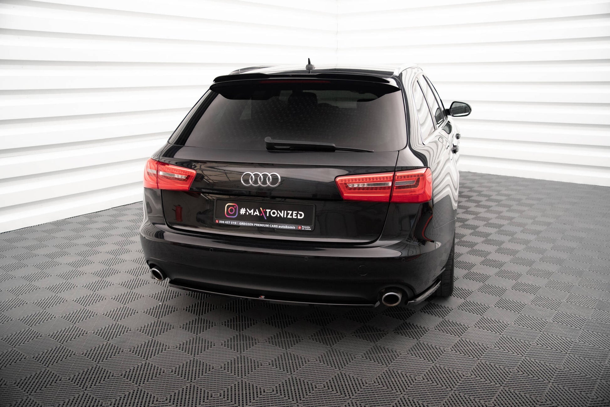 Maxton Mittlerer Diffusor Heck Ansatz für Audi A6 Avant C7 schwarz Hochglanz
