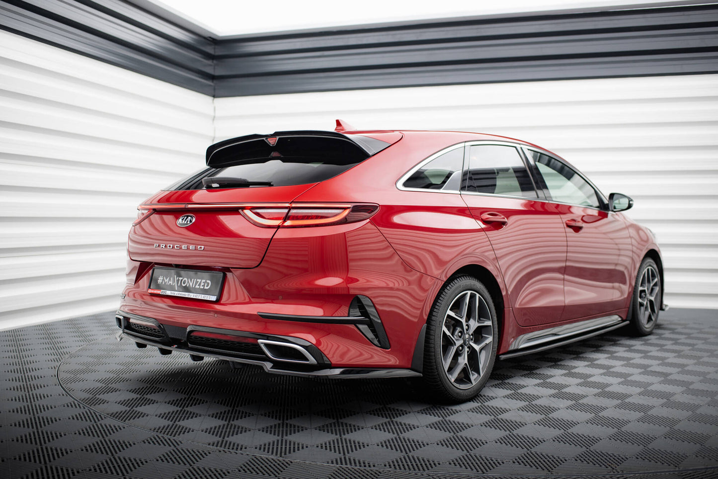 Maxton Mittlerer Diffusor Heck Ansatz DTM Look für Kia ProCeed GT-Line Mk1  schwarz Hochglanz