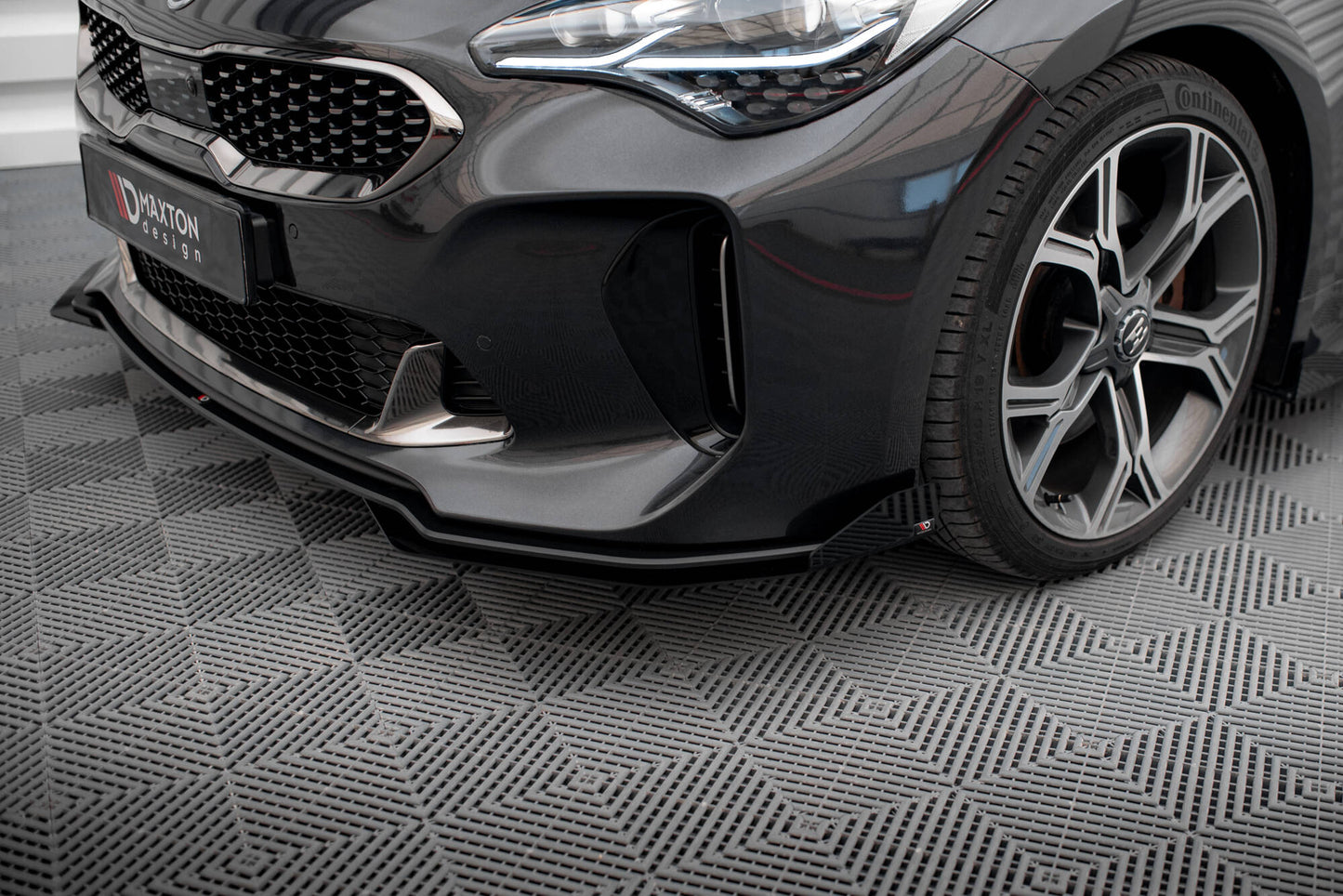 Maxton Front Flaps Kia Stinger GT / GT-Line / Standard Mk1 schwarz Hochglanz