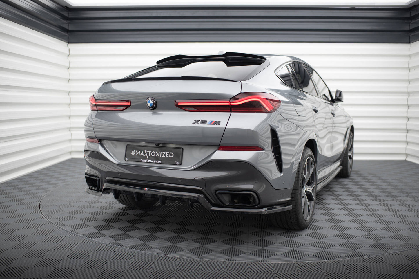 Maxton Mittlerer Diffusor Heck Ansatz DTM Look für V.1 BMW X6 M-Paket G06 Facelift schwarz Hochglanz
