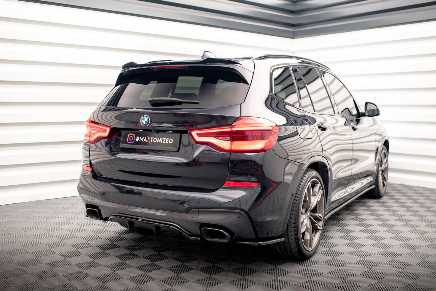 Maxton Mittlerer Diffusor Heck Ansatz DTM Look für BMW X3 M40i / M40d G01 schwarz Hochglanz
