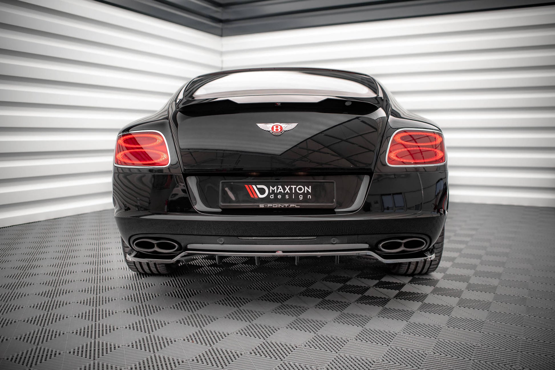 Maxton Mittlerer Diffusor Heck Ansatz DTM Look für Bentley Continental GT V8 S Mk2 schwarz Hochglanz