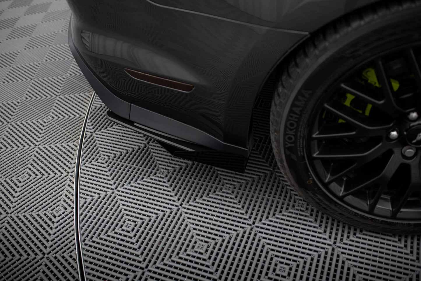 Maxton Street Pro Heck Ansatz Flaps Diffusor +Flaps für Ford Mustang GT Mk6  schwarz Hochglanz