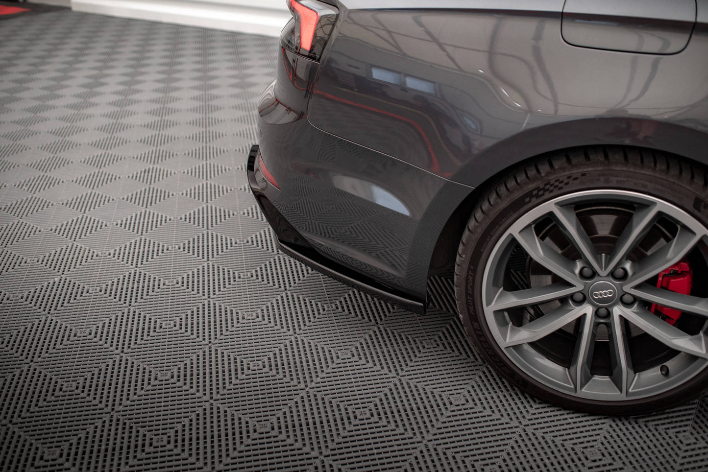 Maxton Heck Ansatz Flaps Diffusor für Audi S5 Coupe / Sportback F5 schwarz Hochglanz