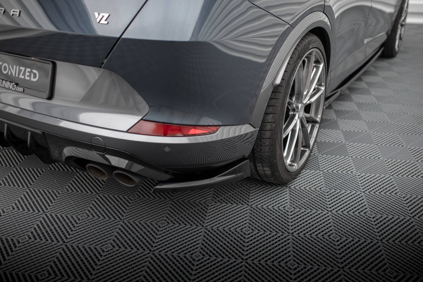 Maxton Heck Ansatz Flaps Diffusor V.3 für Cupra Formentor Mk1 schwarz Hochglanz