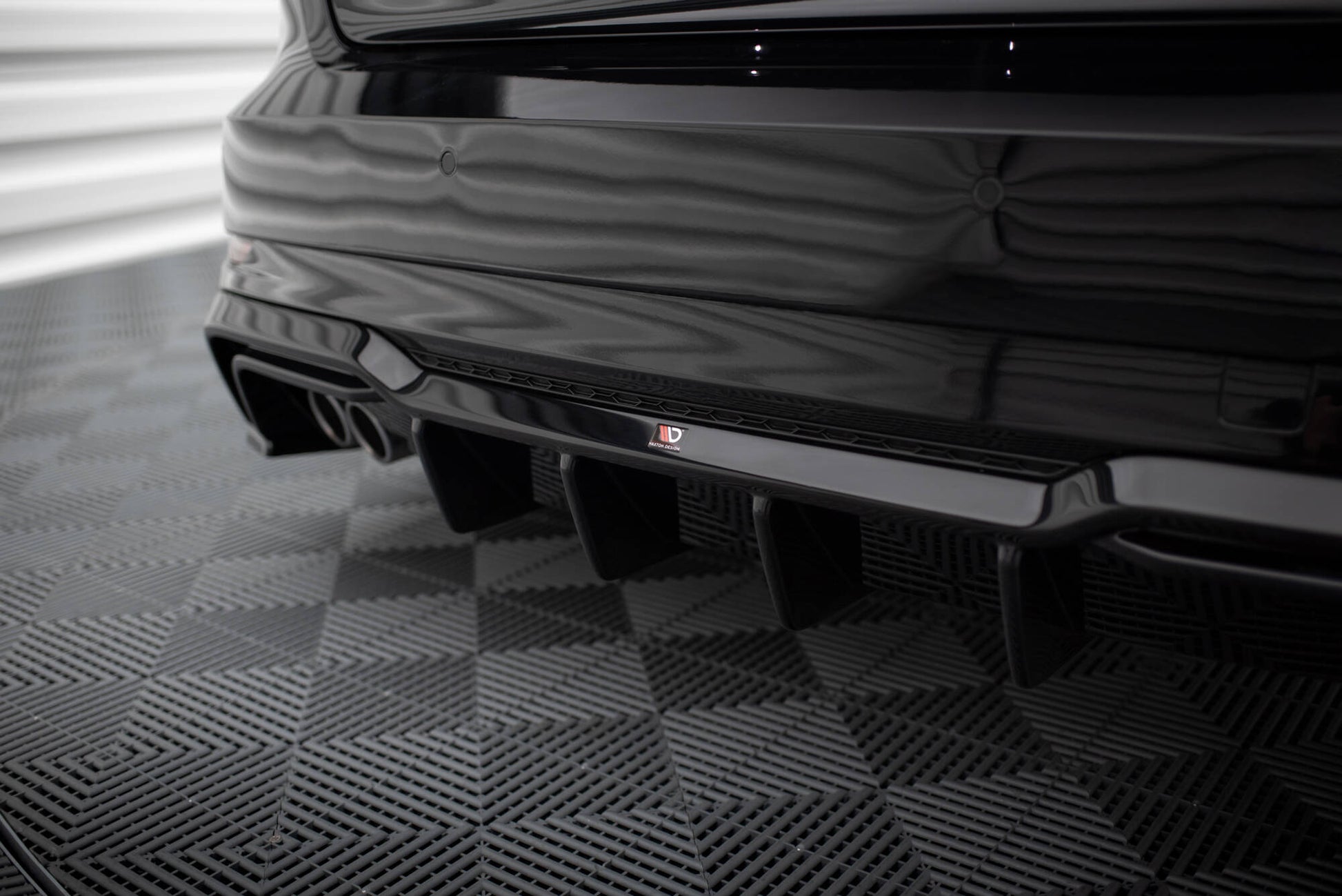 Maxton Diffusor Heck Ansatz für Audi A3 S-Line Sportback 8V Facelift (Version mit Doppelauspuff auf einer Seite)