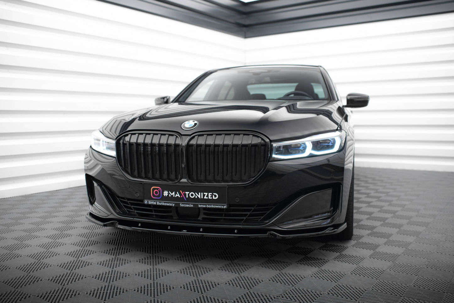 Maxton Front Ansatz V.1 für BMW 7 G11 Facelift schwarz Hochglanz