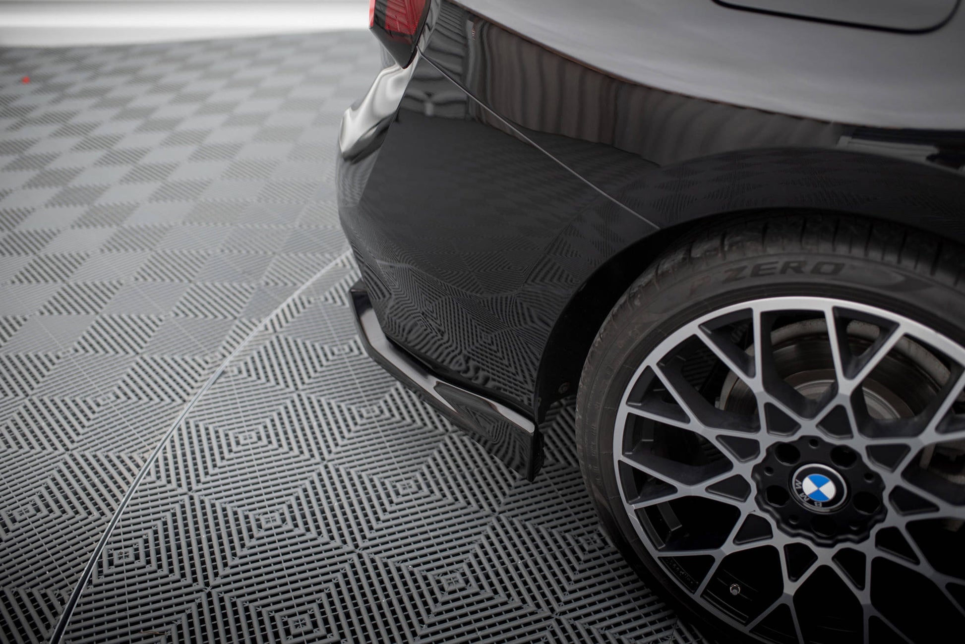 Maxton Heck Ansatz Flaps Diffusor V.2 für BMW 2 Coupe G42 schwarz Hochglanz
