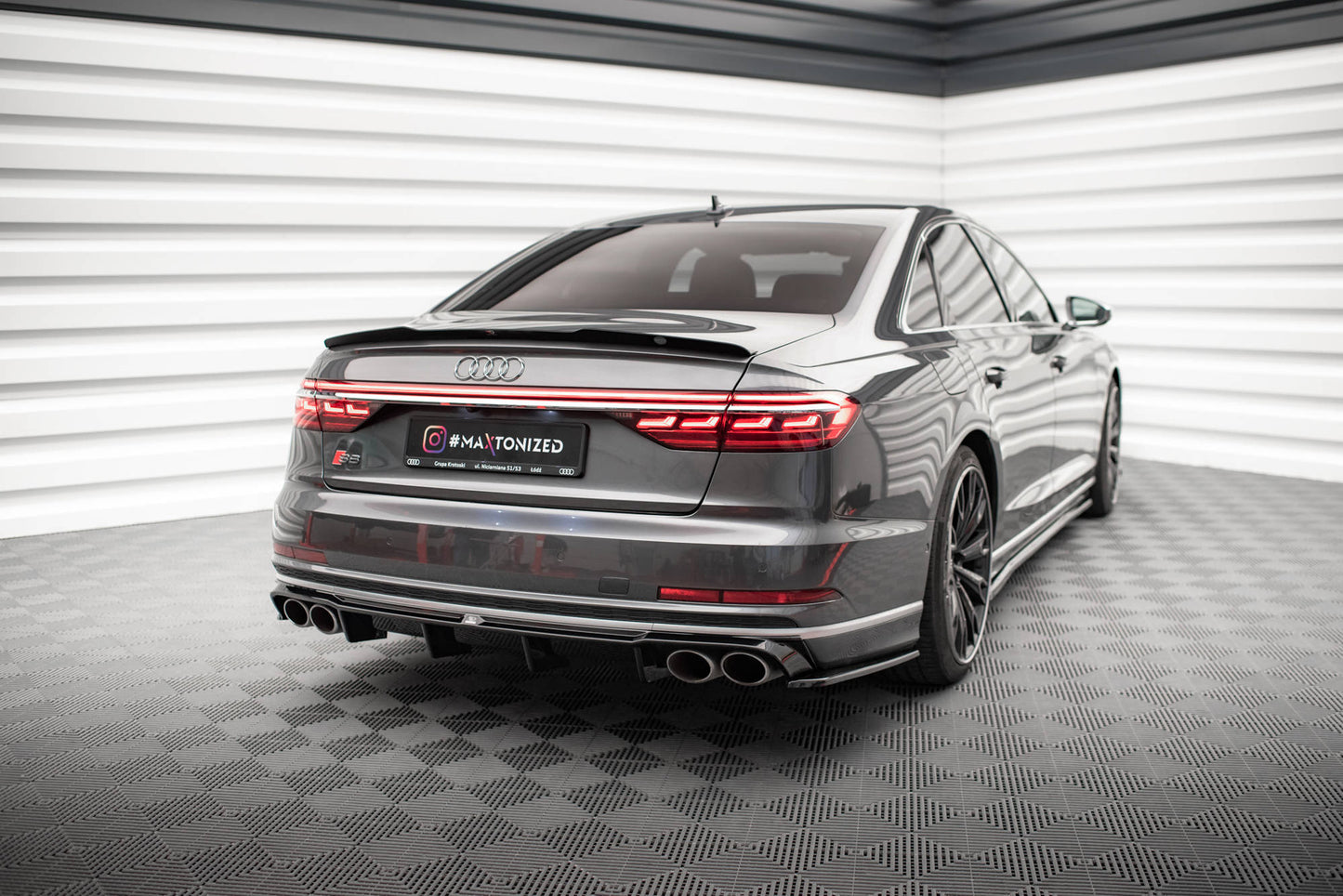 Maxton Diffusor Heck Ansatz für Audi S8 D5 schwarz Hochglanz