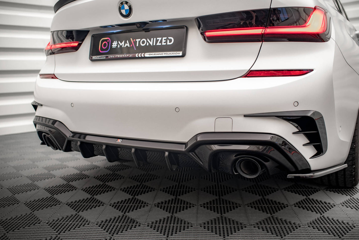 Maxton Diffusor Heck Ansatz für BMW 3er M-Paket G20 / G21 (Passend für Fahrzeuge mit Anhängerkupplung) schwarz Hochglanz