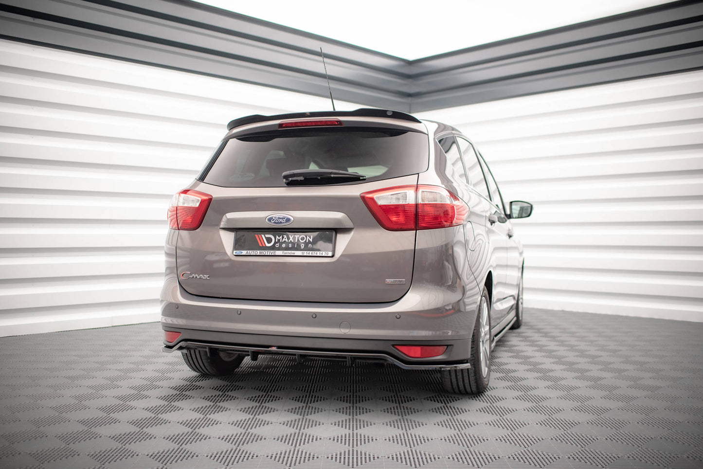 Maxton Mittlerer Diffusor Heck Ansatz DTM Look für Ford C-Max Mk2 schwarz Hochglanz