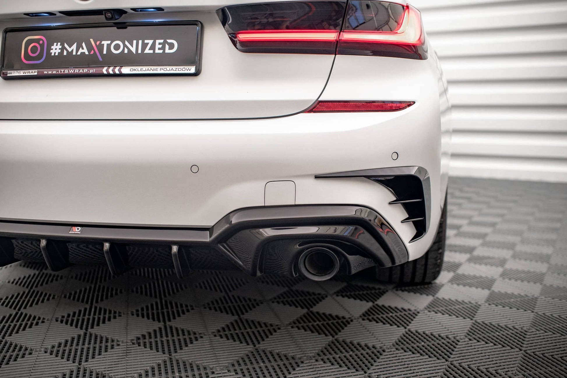 Maxton Diffusor Heck Ansatz für BMW 3er M-Paket G20 / G21 (Passend für Fahrzeuge mit Anhängerkupplung) schwarz Hochglanz