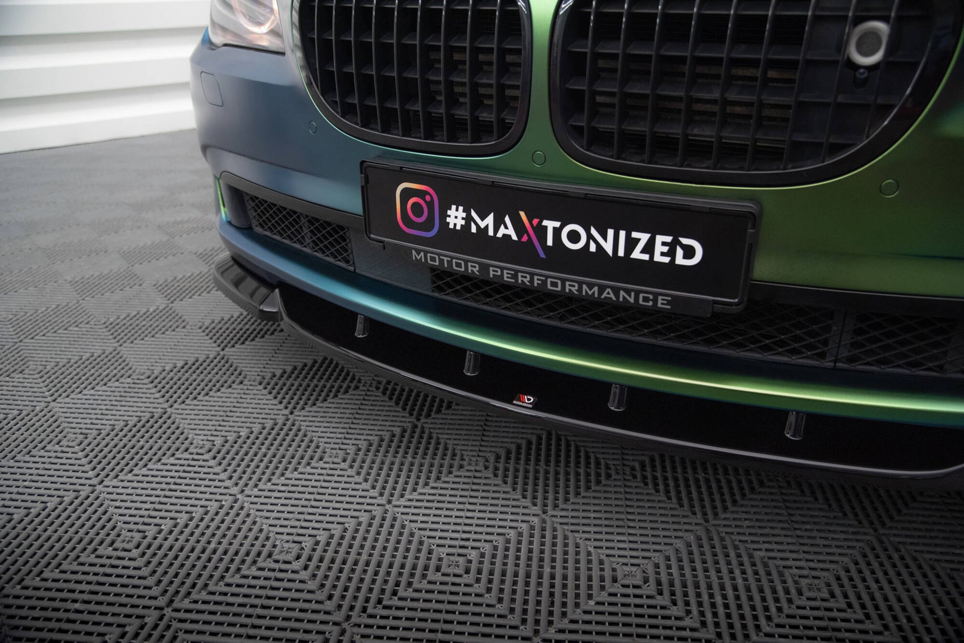 Maxton Front Ansatz V.1 für BMW 7 F01 schwarz Hochglanz