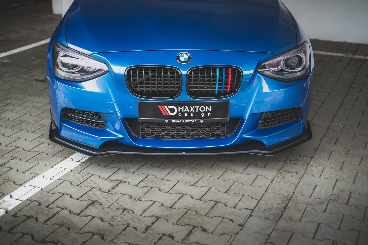 Maxton Robuste Racing Front Ansatz für passend +Flaps für BMW M135i F20 schwarz Hochglanz