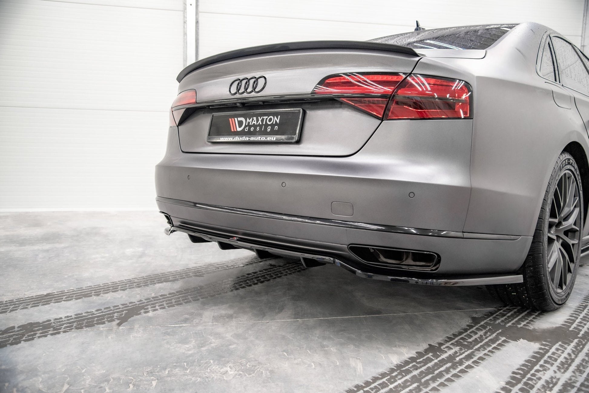 Maxton Mittlerer Diffusor Heck Ansatz DTM Look für Audi A8 D4 Facelift schwarz Hochglanz