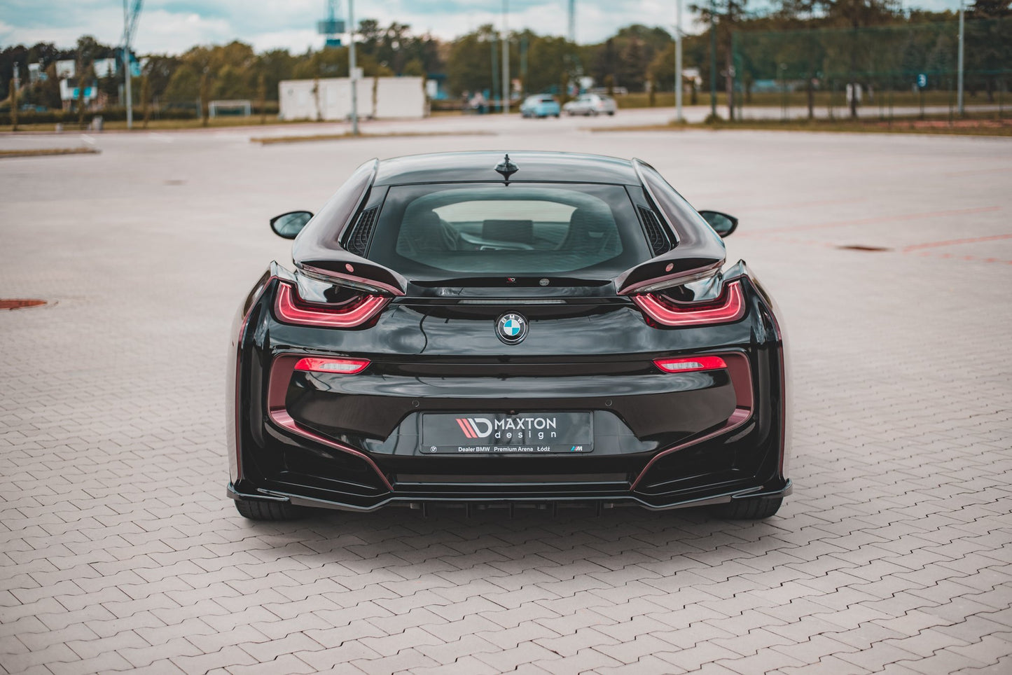 Maxton Mittlerer Diffusor Heck Ansatz DTM Look für BMW i8 schwarz matt