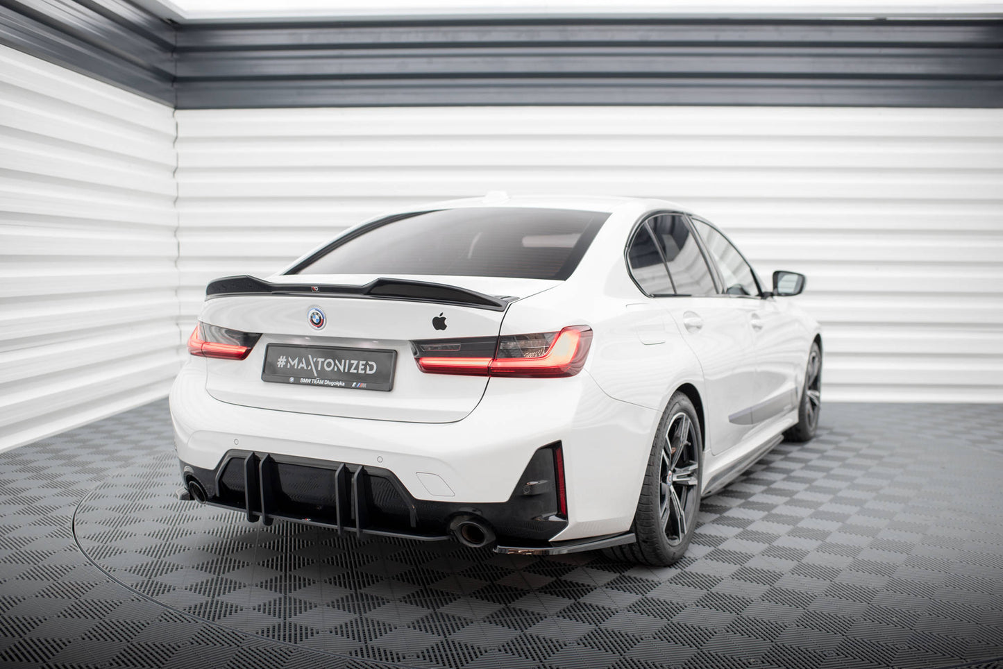 Maxton Heck Ansatz Flaps Diffusor für BMW M-Paket G20 / G21 Facelift schwarz Hochglanz