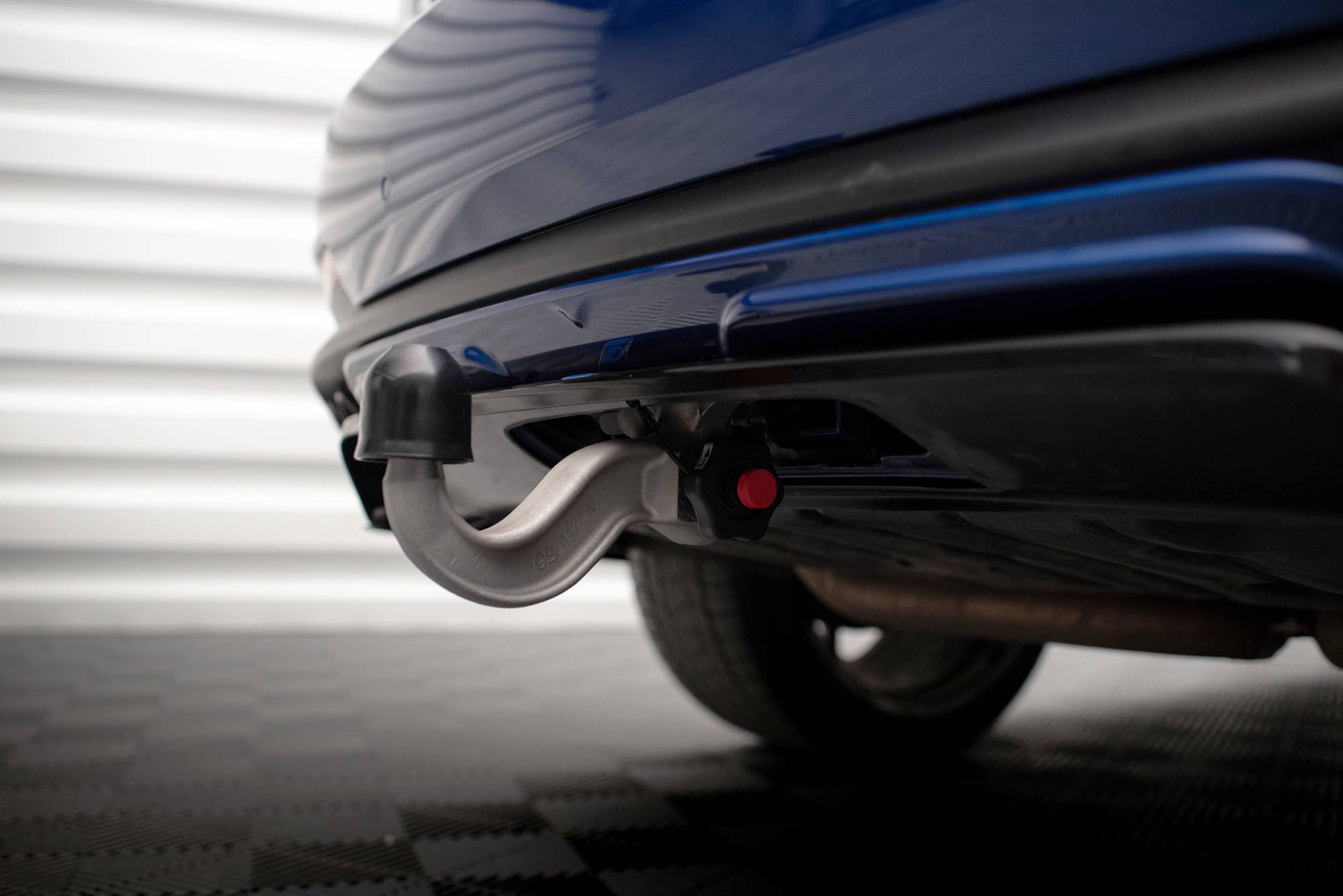 Maxton Mittlerer Diffusor Heck Ansatz DTM Look für Maserati Levante GTS Mk1 schwarz Hochglanz