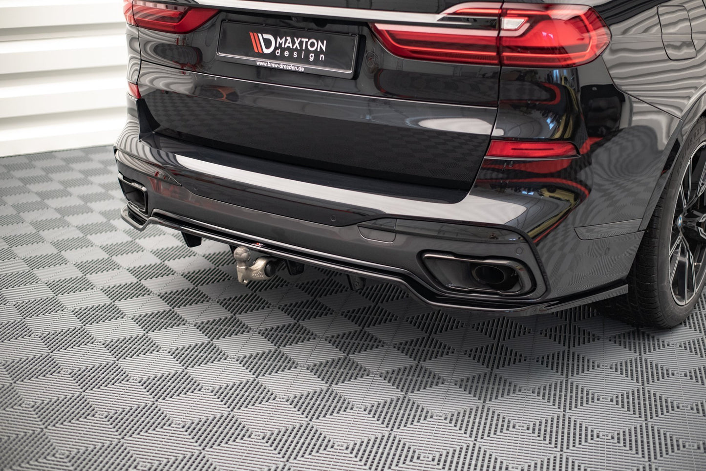 Maxton Mittlerer Diffusor Heck Ansatz DTM Look für BMW X7 M G07 schwarz Hochglanz