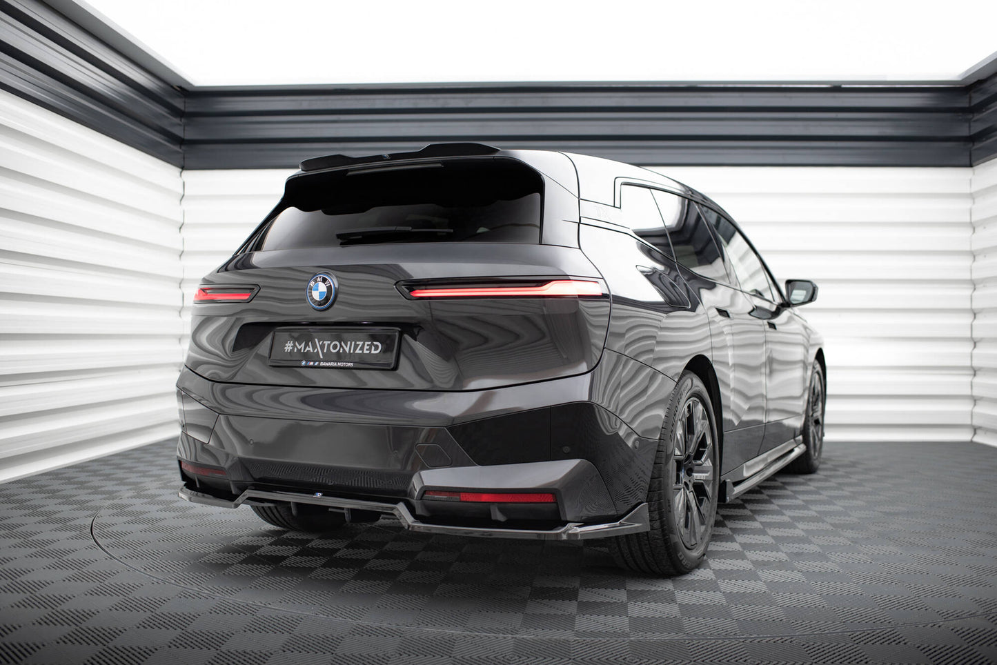 Maxton Spoiler CAP für BMW iX M-Paket i20 schwarz Hochglanz