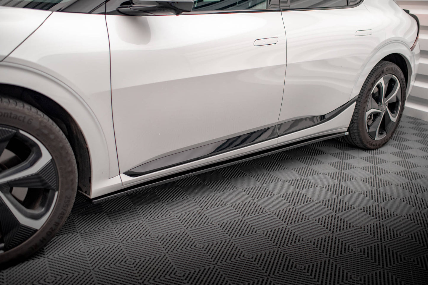 Maxton Seitenschweller Ansatz für Kia EV6 GT-Line Mk1 schwarz Hochglanz