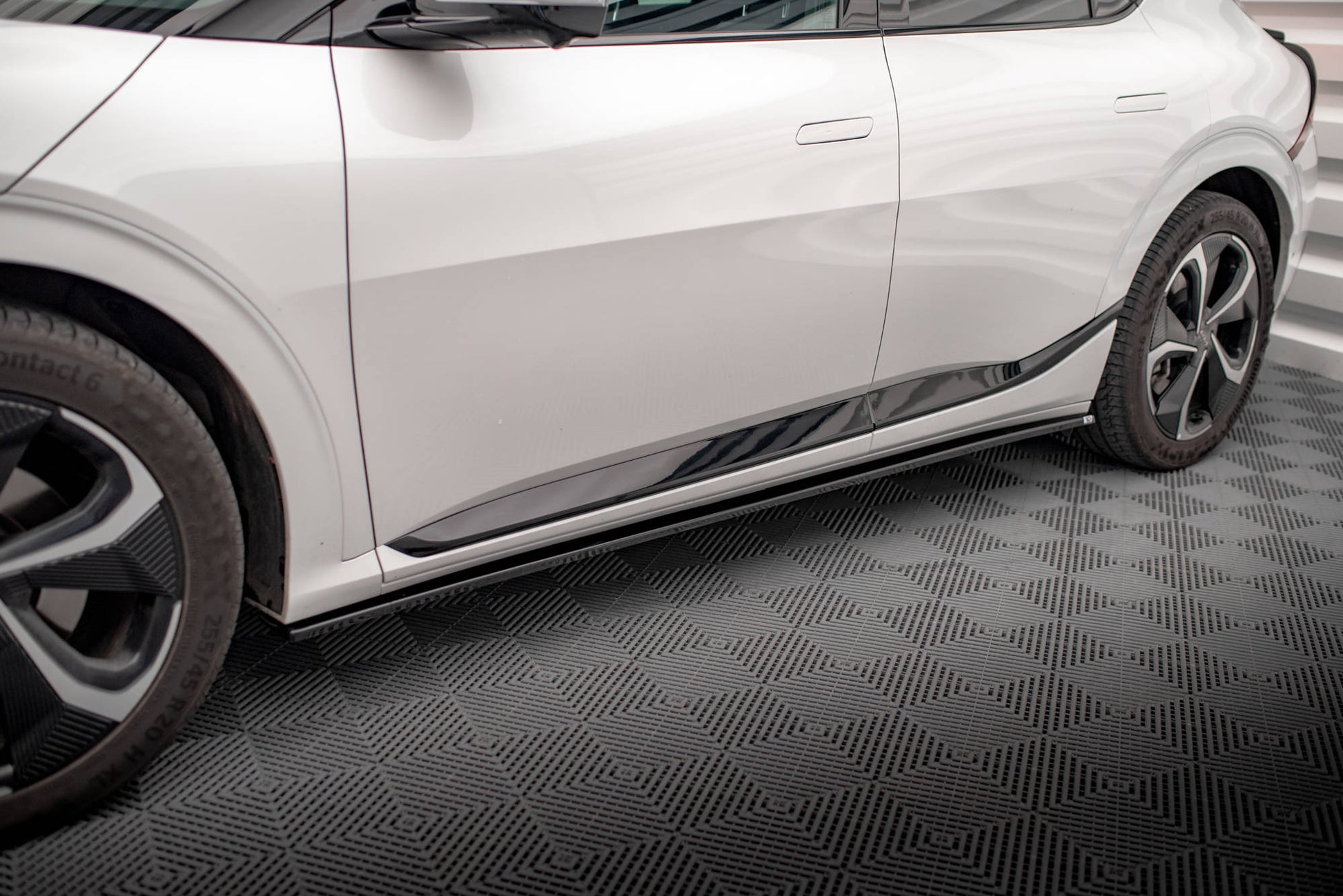 Maxton Seitenschweller Ansatz für Kia EV6 GT-Line Mk1 schwarz Hochglanz
